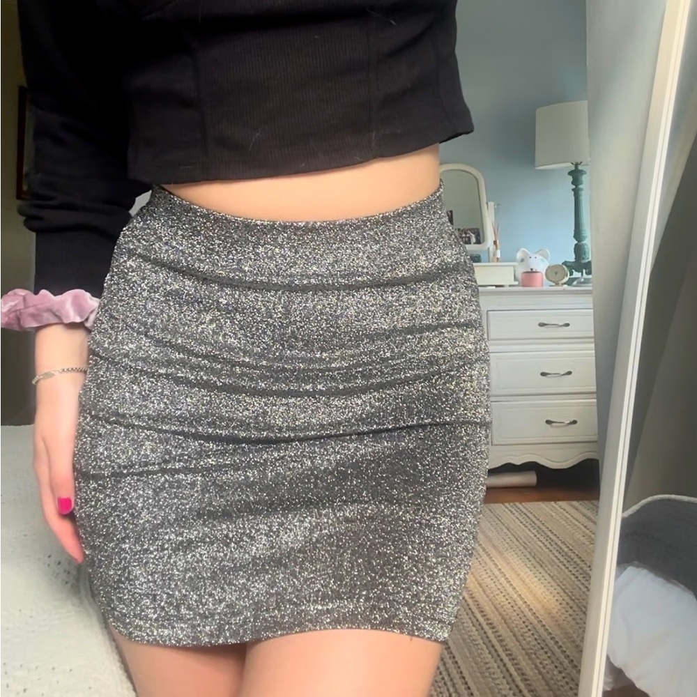 Mini skirt - Picture 2 of 4